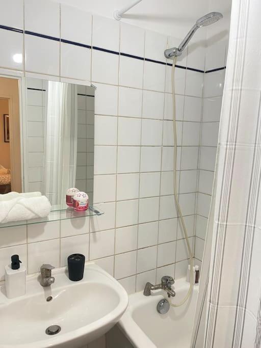 Luxsuite Aubervilliers Esterno foto